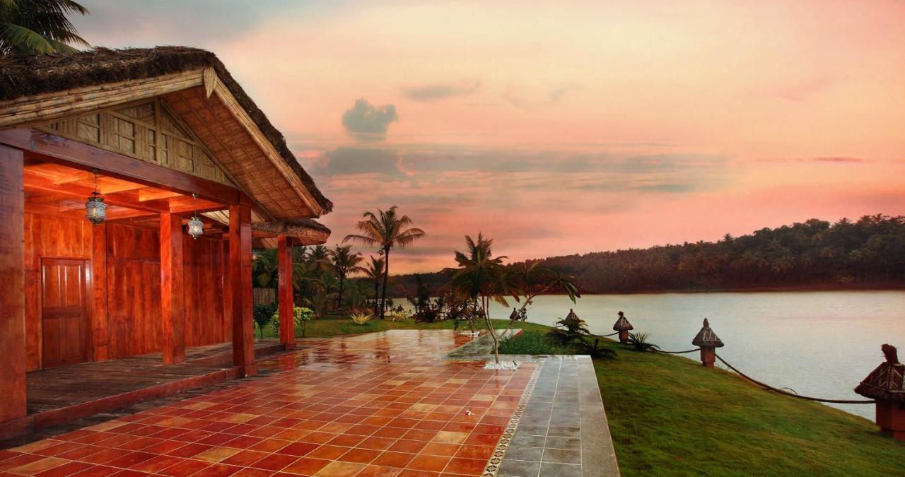 Fragrant Nature Backwater Resort & Ayurveda Spa Kollam Exterior foto