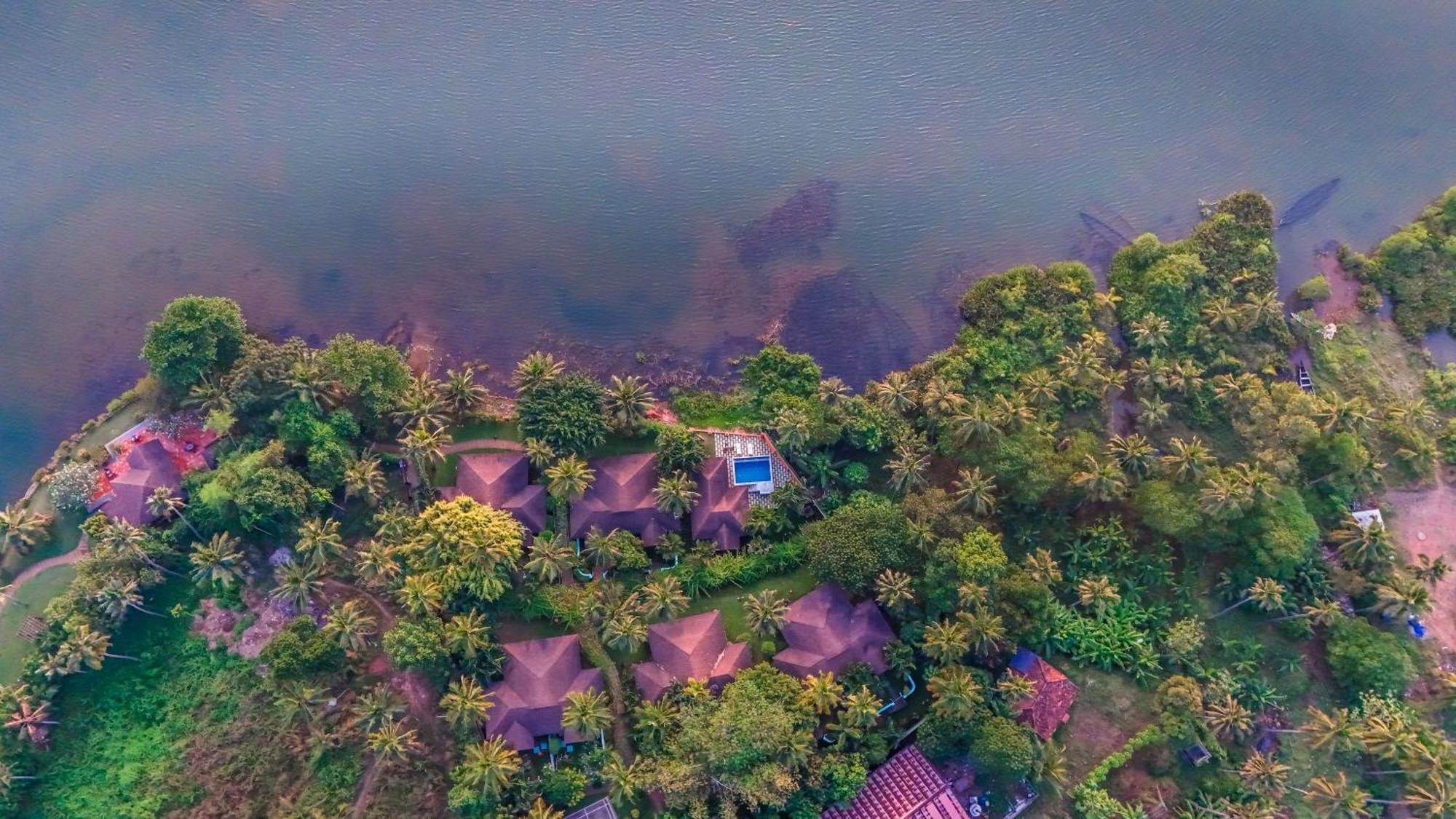 Fragrant Nature Backwater Resort & Ayurveda Spa Kollam Exterior foto