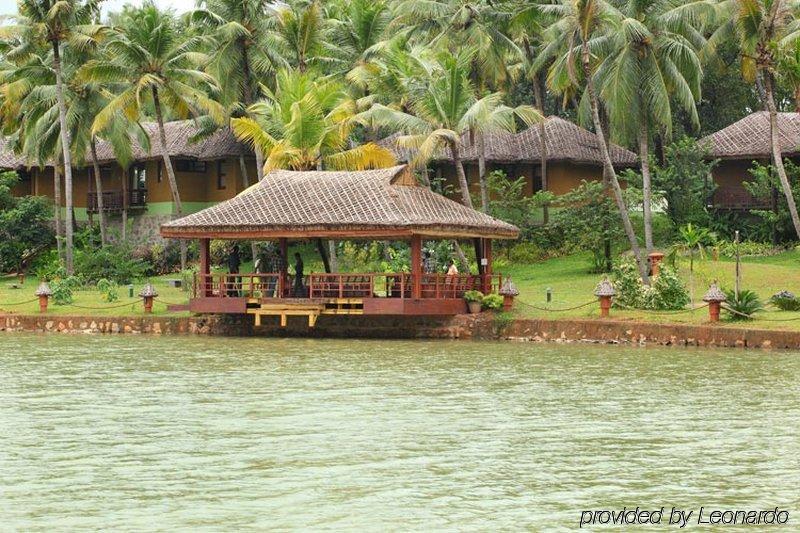 Fragrant Nature Backwater Resort & Ayurveda Spa Kollam Exterior foto