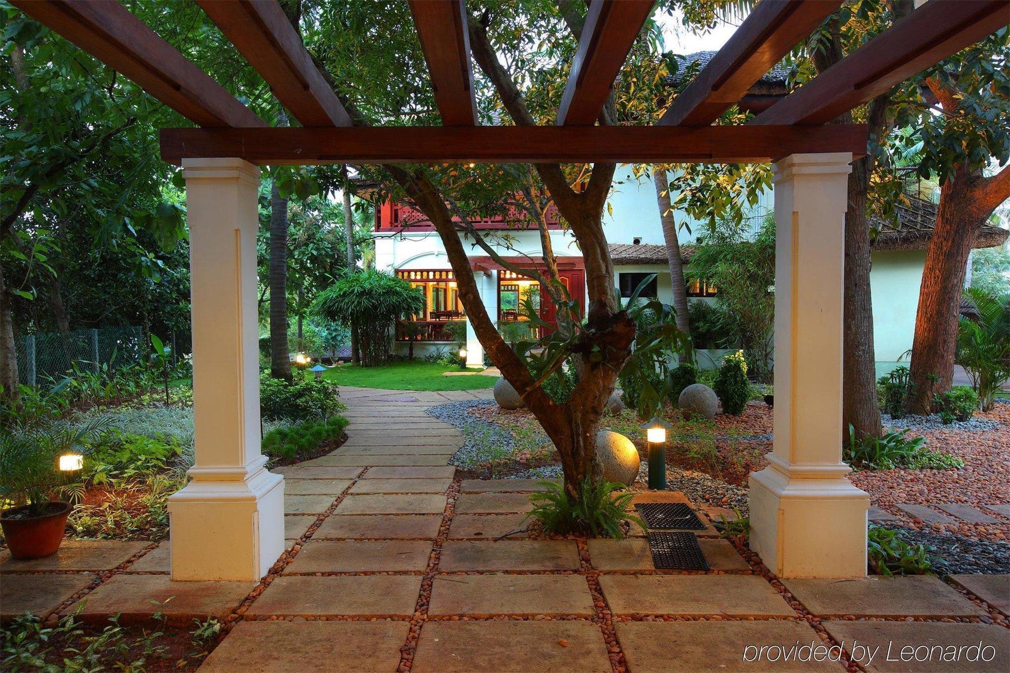 Fragrant Nature Backwater Resort & Ayurveda Spa Kollam Exterior foto